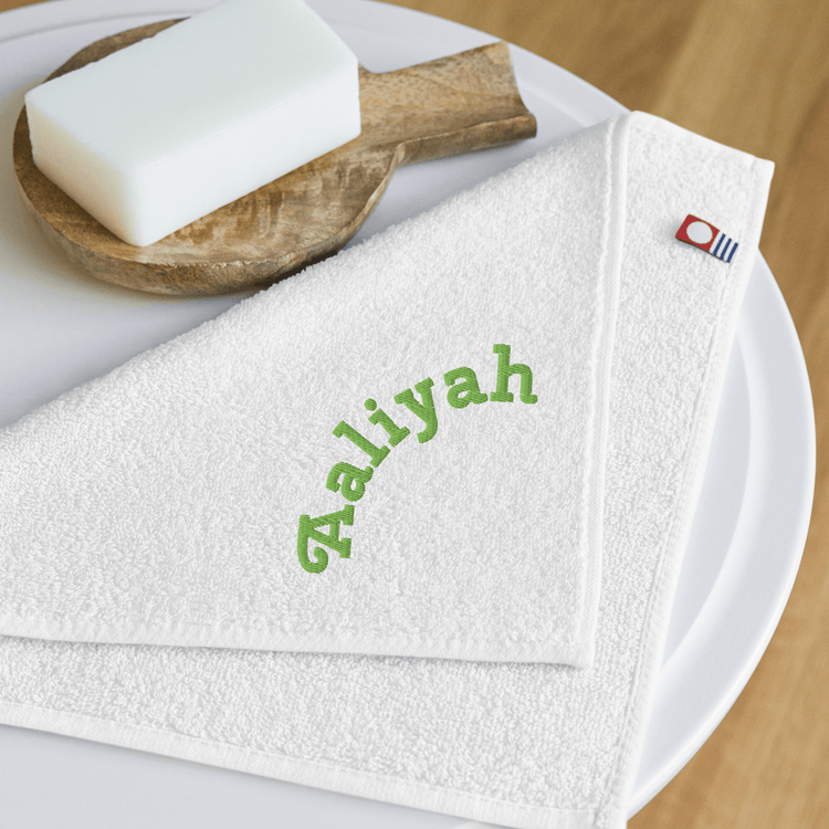 Imabari Cotton Hand Towel – Personalized Girl's Name Embroidery (White) - Beauty Online™ 肌齡喜源™