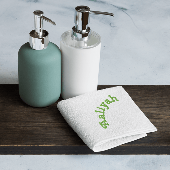 Imabari Cotton Hand Towel – Personalized Girl's Name Embroidery (White) - Beauty Online™ 肌齡喜源™